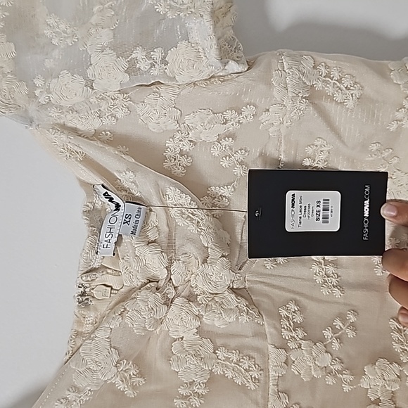 FASHION NOVA Mini lace dress - Picture 3 of 6